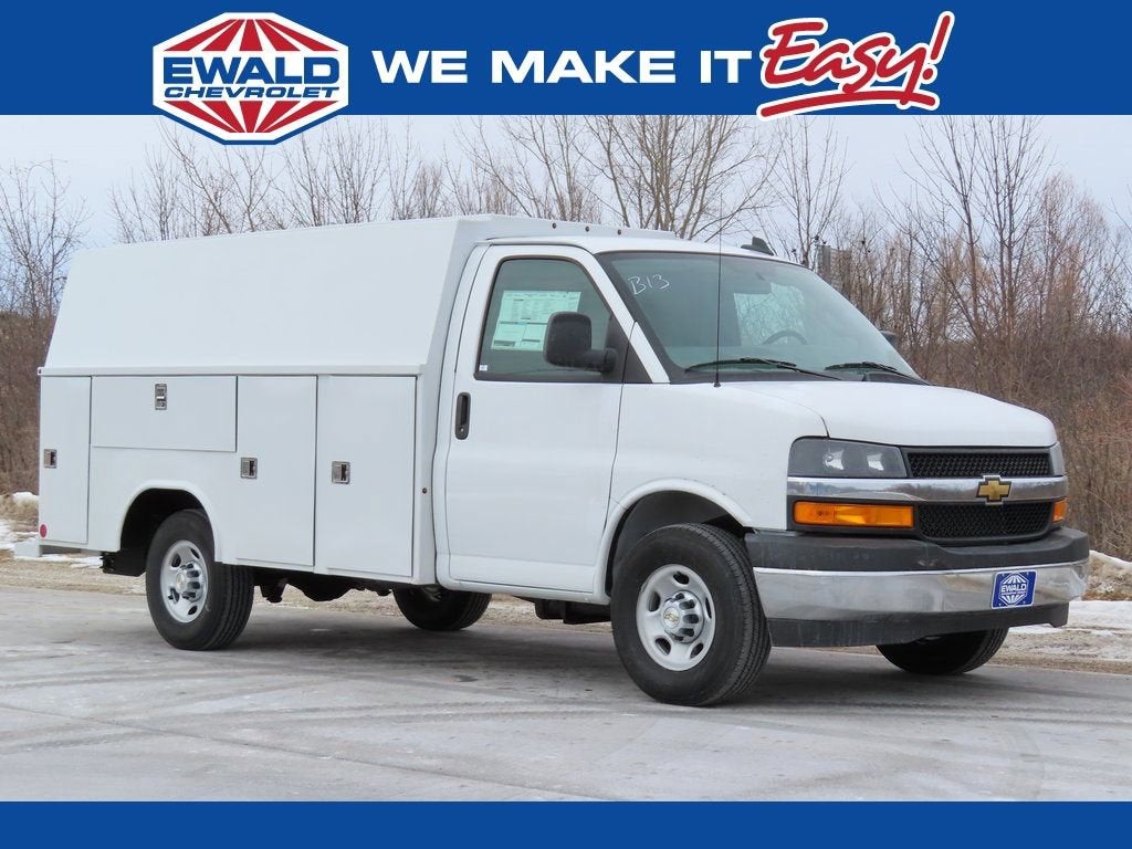 2025 Chevrolet Express Cutaway 3500 1WT in Summit White — front three-quarter view