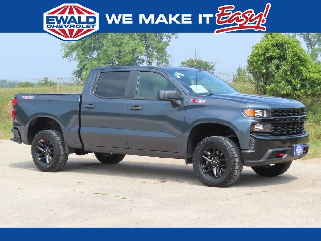 2021 Chevrolet Silverado 1500 Custom Trail Boss in Shadow Gray Metallic — front three-quarter view