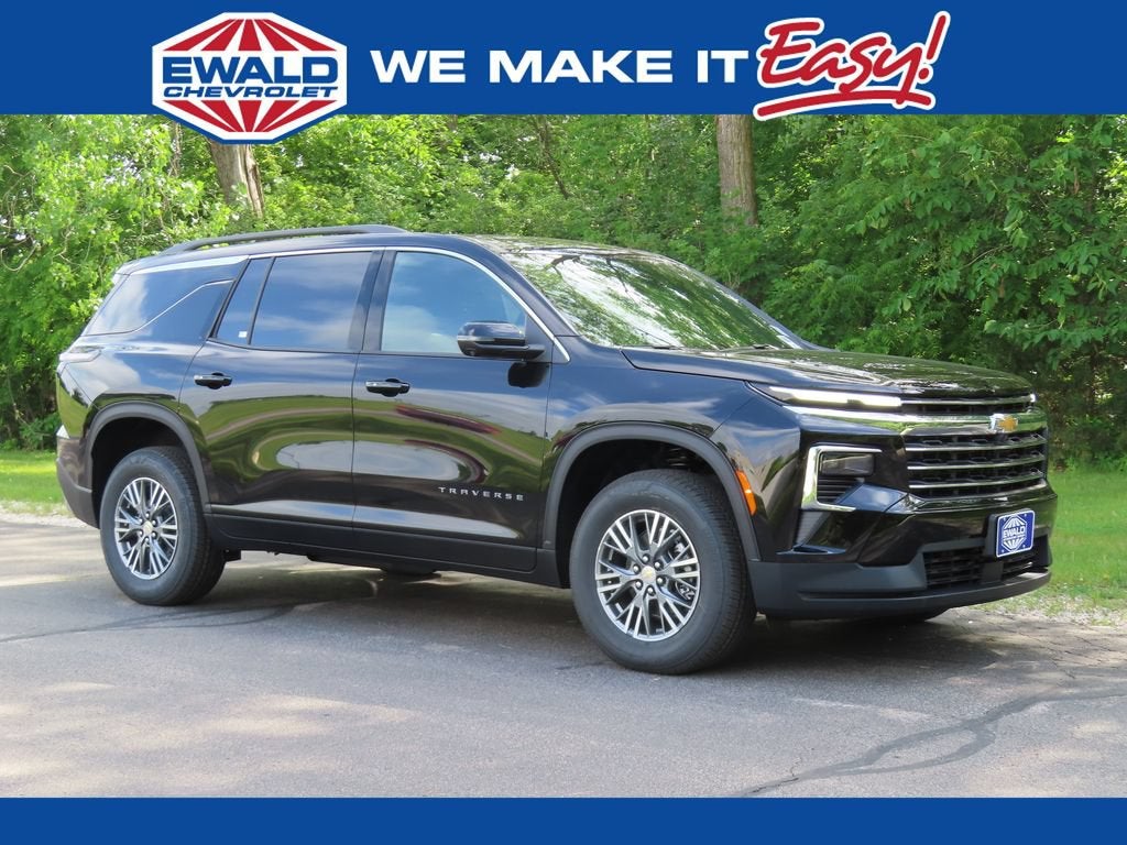 2026 Chevrolet Traverse LT in Mosaic Black Metallic — front three-quarter view