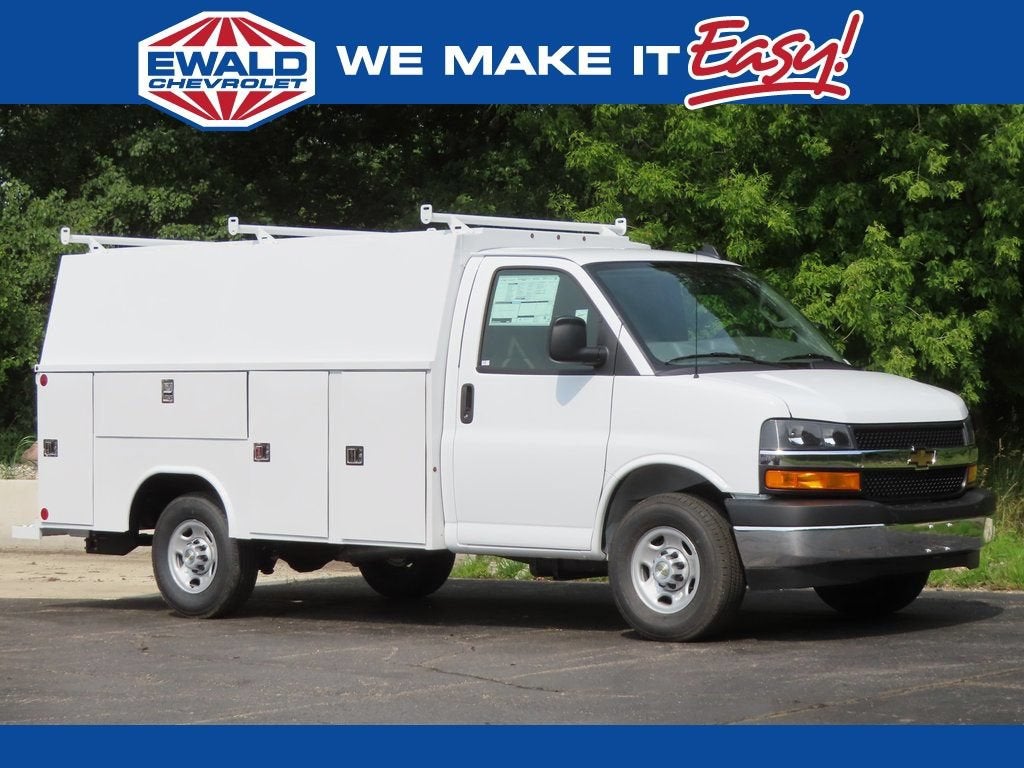 2025 Chevrolet Express Cutaway 3500 1WT in Summit White — front three-quarter view