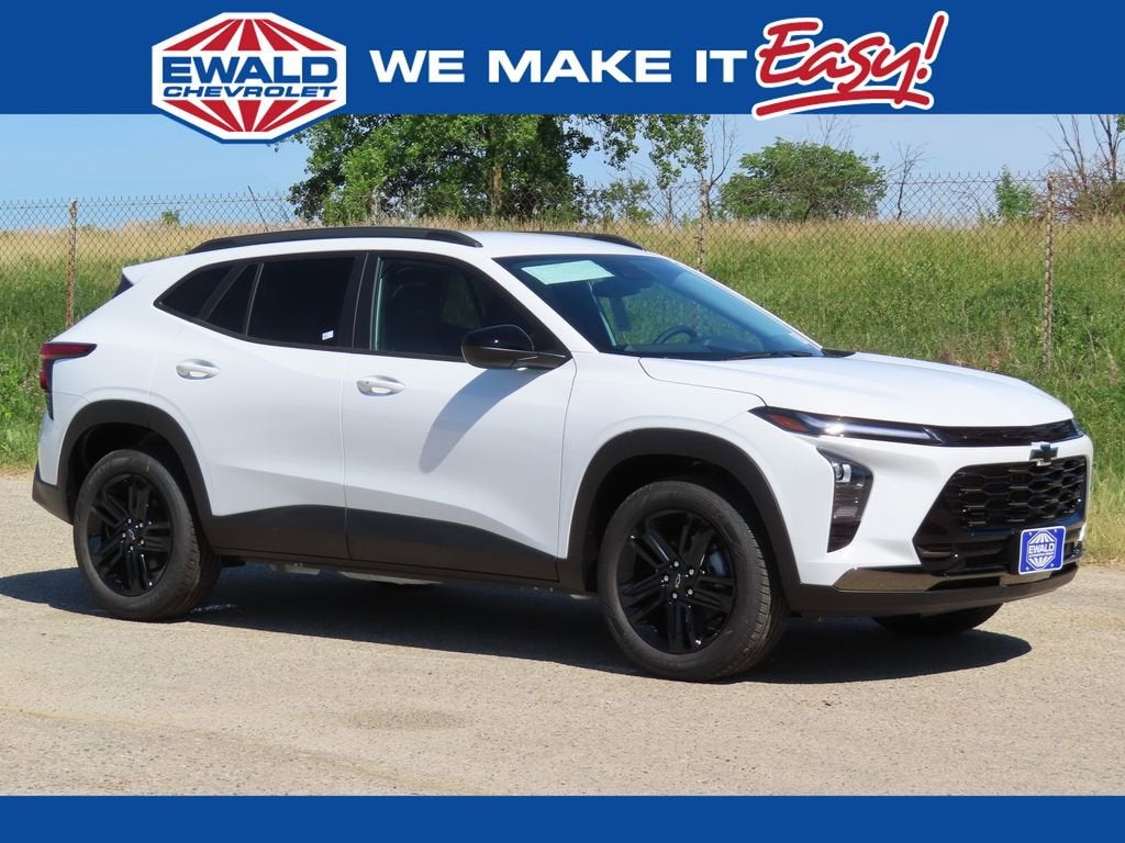 2026 Chevrolet Trax ACTIV in Summit White — front three-quarter view